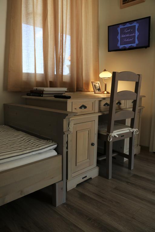 Fogado A Patkolokovacshoz Vendeghaz Szekszard B&B 외부 사진