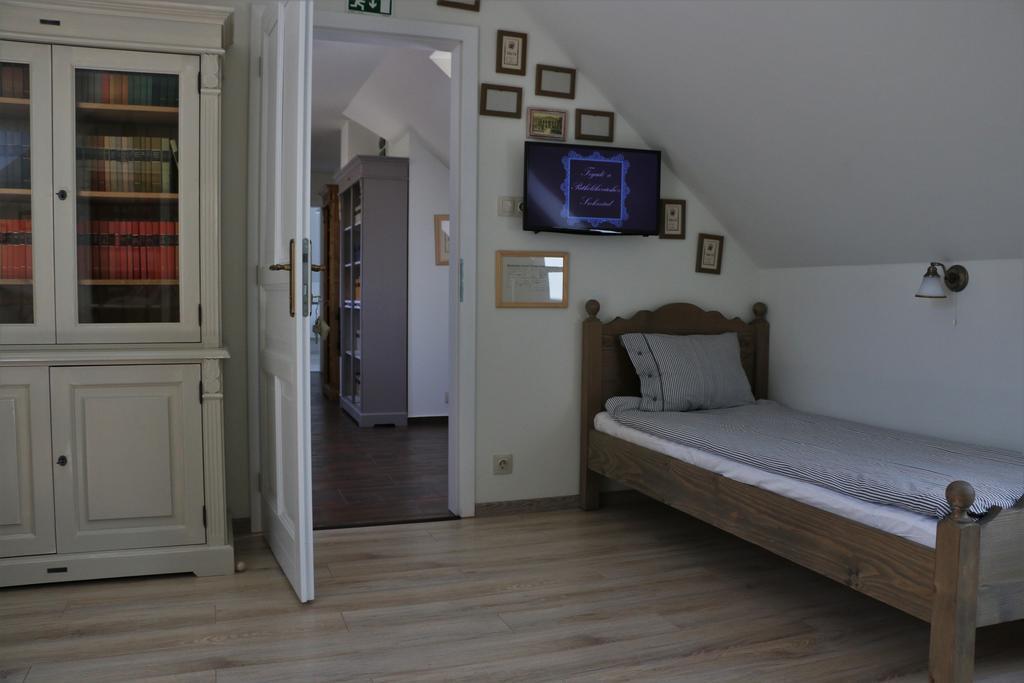 Fogado A Patkolokovacshoz Vendeghaz Szekszard B&B 외부 사진