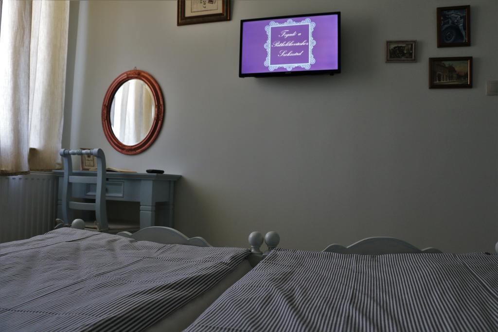Fogado A Patkolokovacshoz Vendeghaz Szekszard B&B 외부 사진