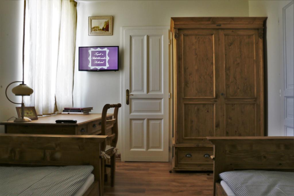 Fogado A Patkolokovacshoz Vendeghaz Szekszard B&B 외부 사진